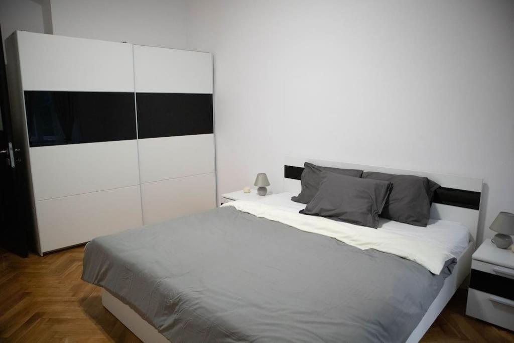 Modern Apartment In The Center Of Prag Exteriör bild