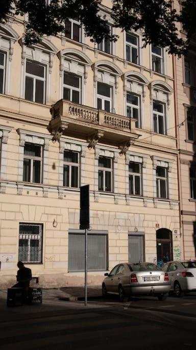 Modern Apartment In The Center Of Prag Exteriör bild